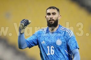 جشن تکنفره گلر الجزایر بعد از سوت پایان (عکس)