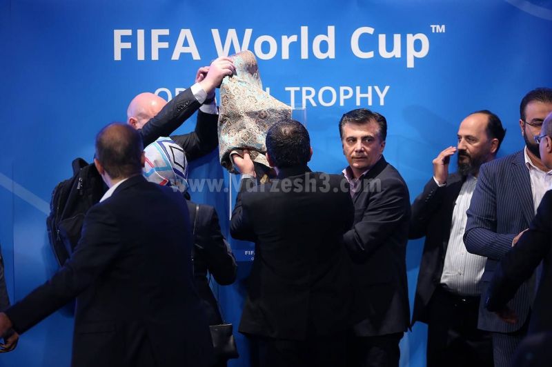 نمایندگان فیفا جام جهانی را مُهر‌و‌موم کردند و بردند!