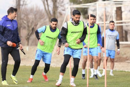 گلگهر پس از تمرین عازم اراک شد (عکس)