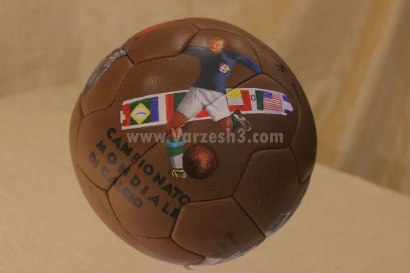 کلکسیون فوتبالی بیمانند فاطمه زارعی؛/ از این 23 توپ جام جهانی فقط یکی در دنیا است! 13