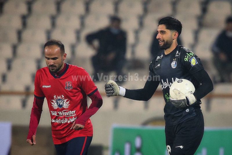 نقش جهان یک عقاب دیگر به استقلال کادو می‌دهد / علیرضا، در اصفهان پیراهن طالب‌لو را بپوش! 6