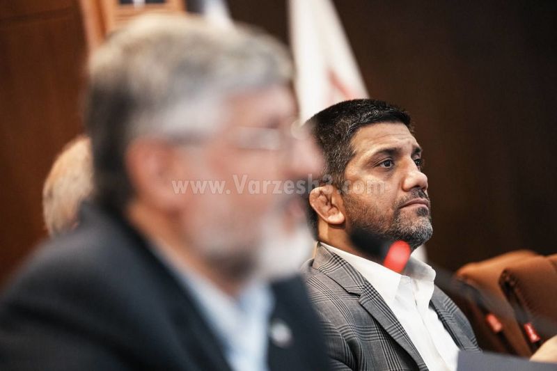 مگر من مسئول برگزاری مجمع انتخاباتی بوده ام؟ / واکنش دبیر به آشتی با پولادگر و انتقاد جدیدی