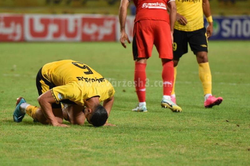 ستاره جدید فوتبال ایران در خانه آرام گرفت