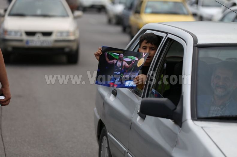 استقبال از امیرحسین زارع خیابانهای آمل را بند آورد 2