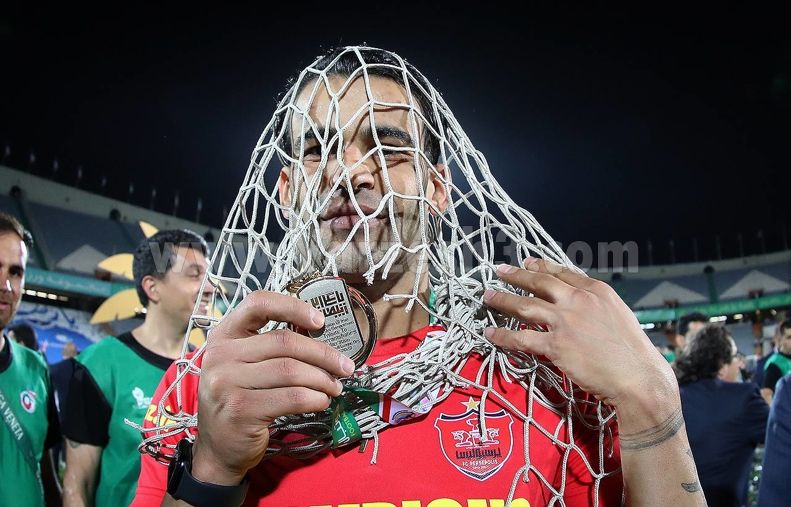اخبار ورزشی : آل کثیر و یک تکه تور تا ایده آل هواداران پرسپولیس 1 2002248