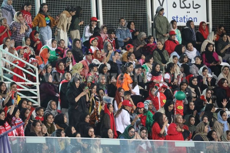 اخبار ورزشی : جایگاه زنان سیرجان پرسپولیسی است (عکس) 2 2008393