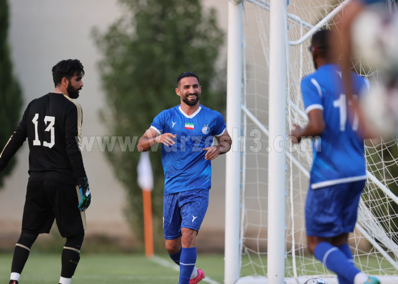 جنجال لیگ برتر: با وجود فسخ قرارداد؛ مهرداد محمدی با استقلال تمرین کرد / محرومیت مهرداد محمدی – حداقل ۱۰ هفته / بلایی که استقلال سر مهرداد محمدی آورد!