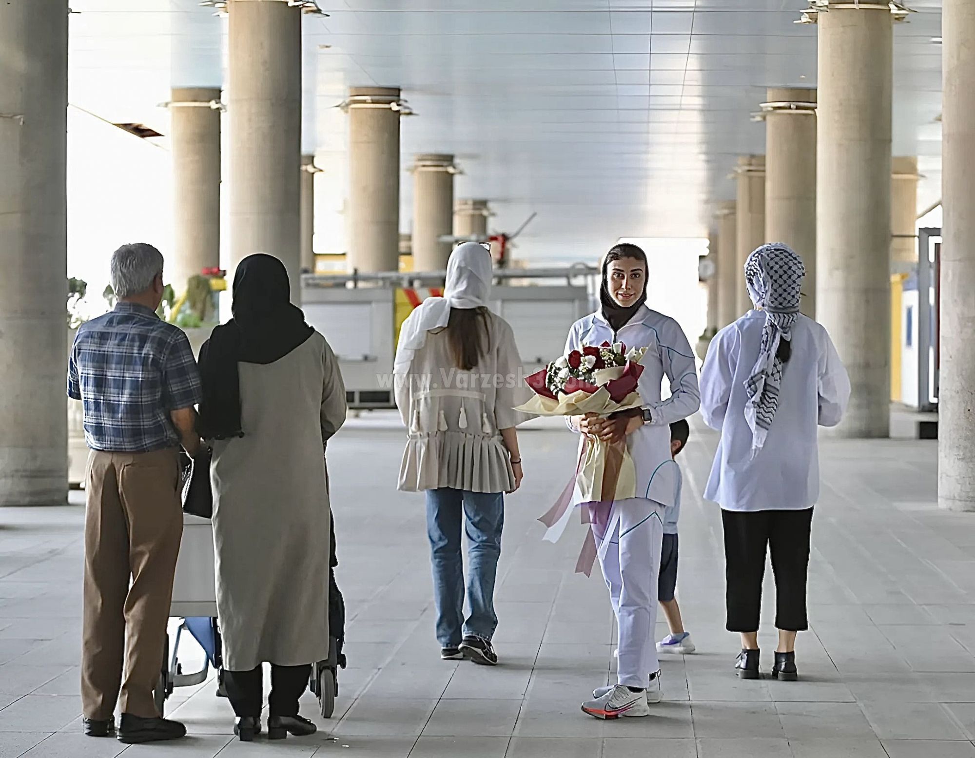 چگونه اندوه خود را به مدال تبدیل کنید (راهنمای 2024)؛/ یورش ناهید کیانی به غربت تمام دنیا!