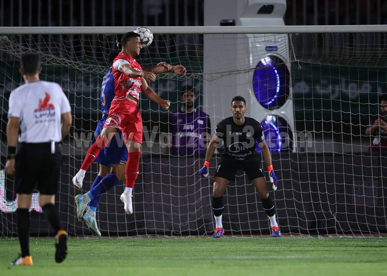 حسینی نمی‌توانست شوت من را بگیرد / علیپور: پرسپولیس، برنده دربی با 4 گل! 2