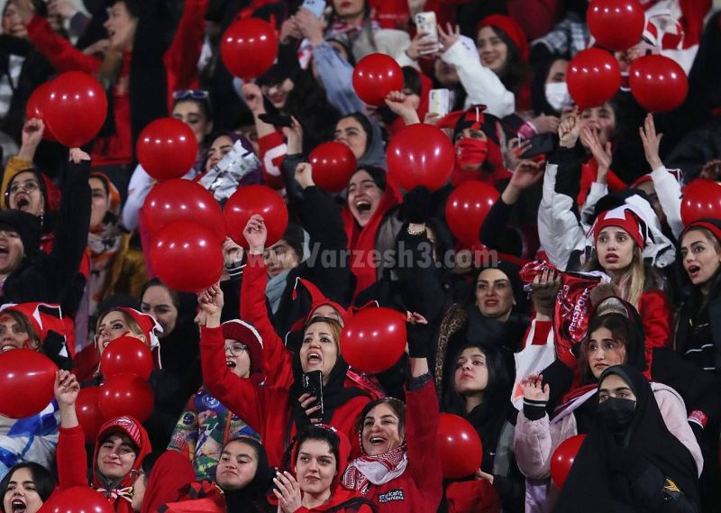 پرسپولیس برد: چالش در جایگاه خانم‌های هوادار