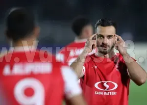 توپ و تشر رفیعی پیش از پاس گل به براجعه (عکس)