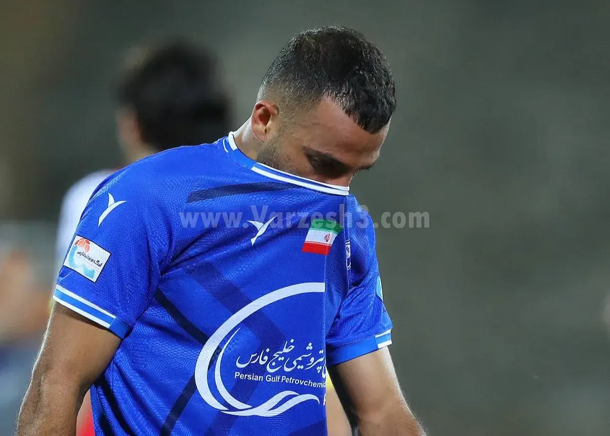 حضور مشکوک یک بازیکن در باشگاه استقلال!